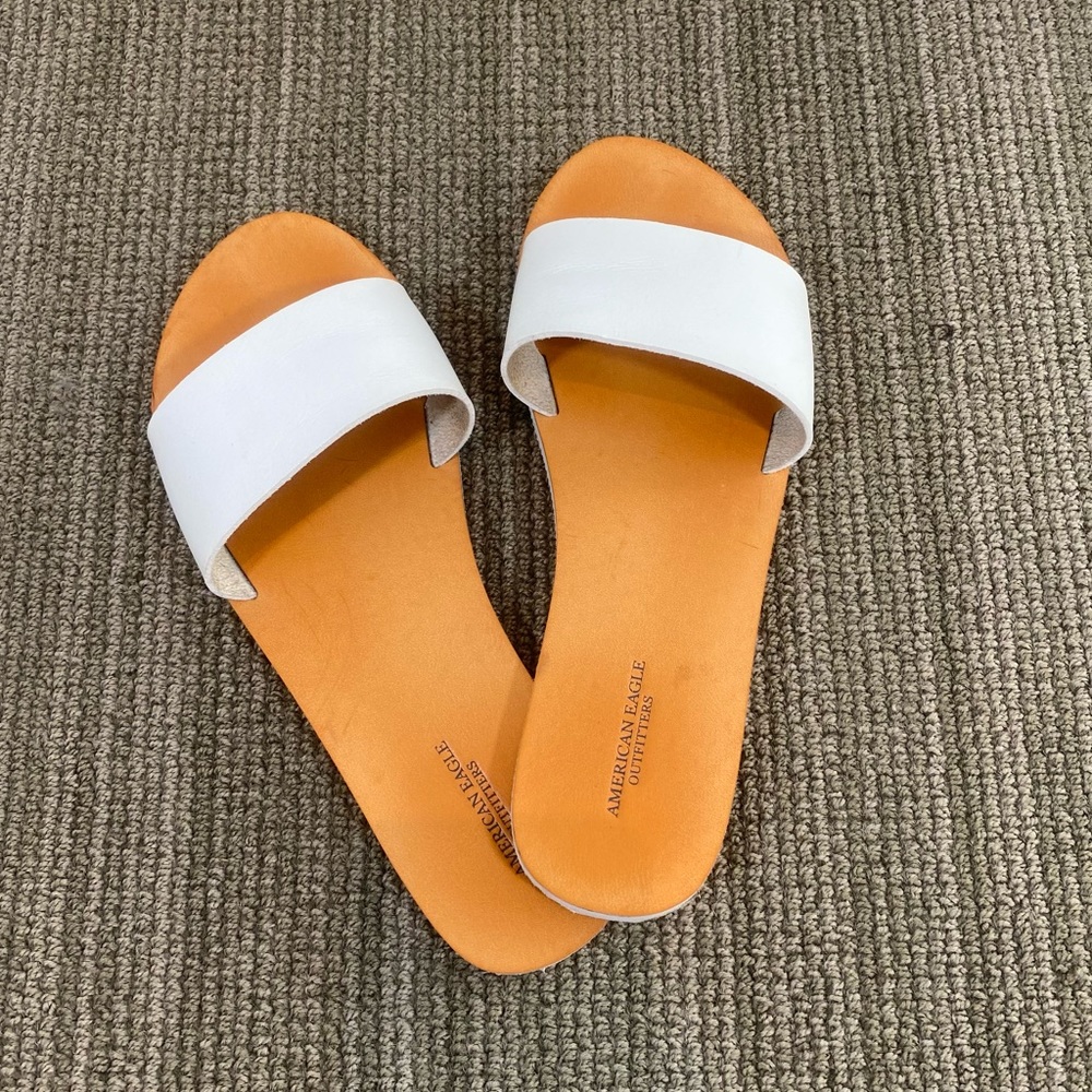 American Eagle Sandals Size 7 - Tan & White